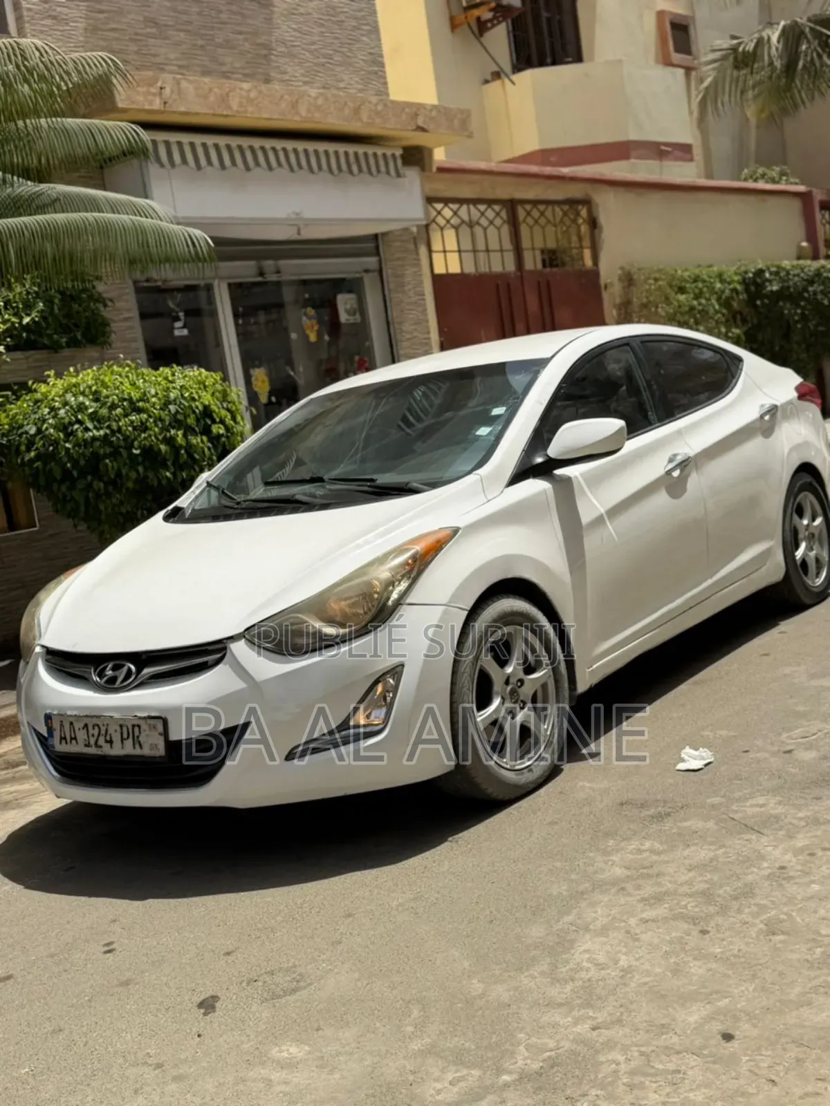 Hyundai Elantra Limited Sedan FWD (1.8L 4cyl 6A) 2013 Blanc