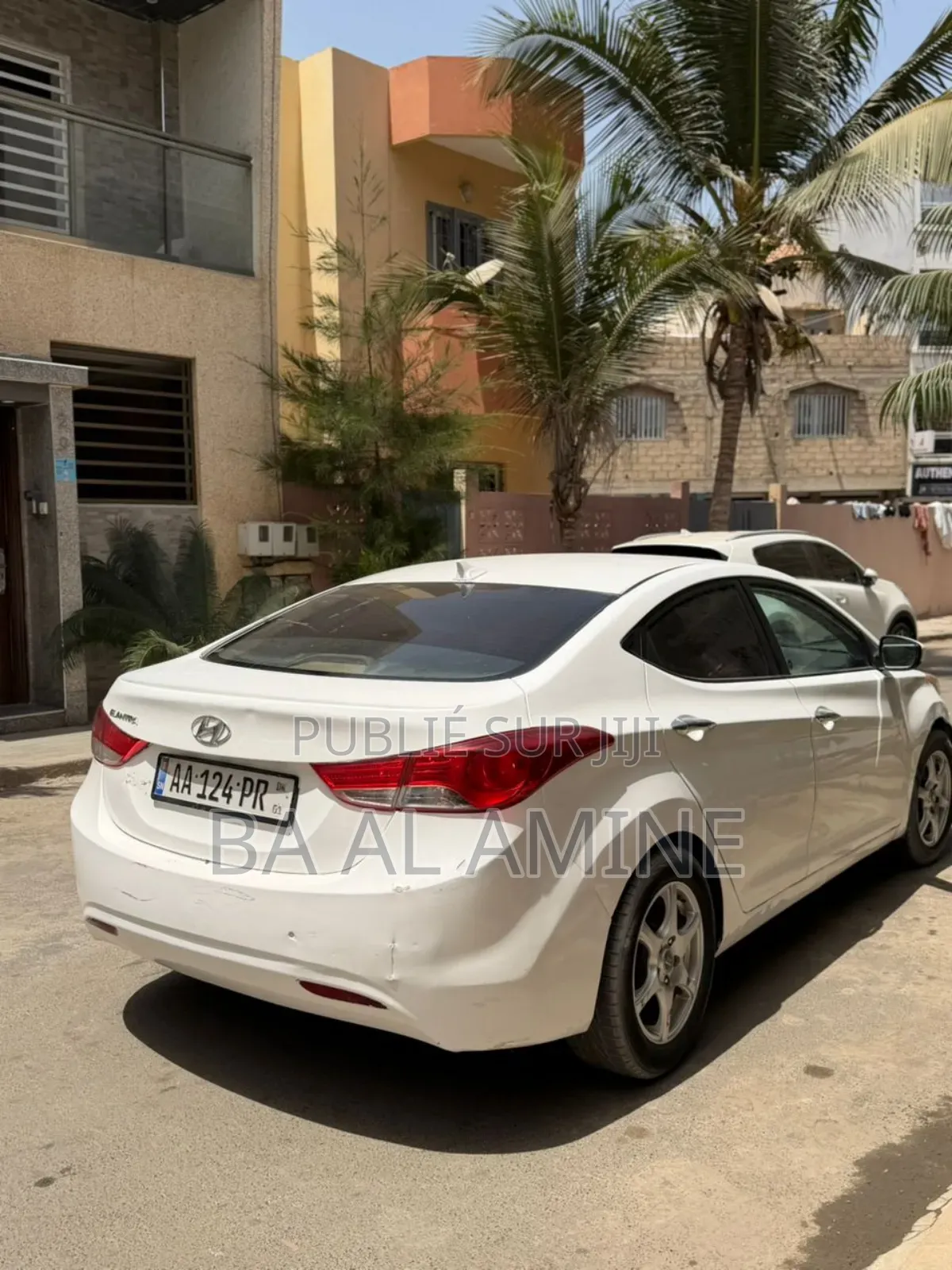 Hyundai Elantra Limited Sedan FWD (1.8L 4cyl 6A) 2013 Blanc