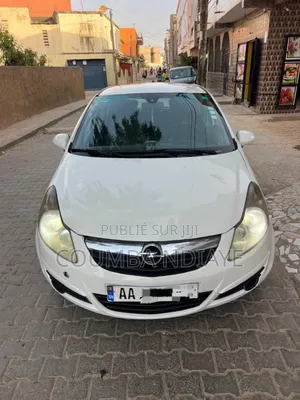 Opel Corsa 2010 Blanc cassé