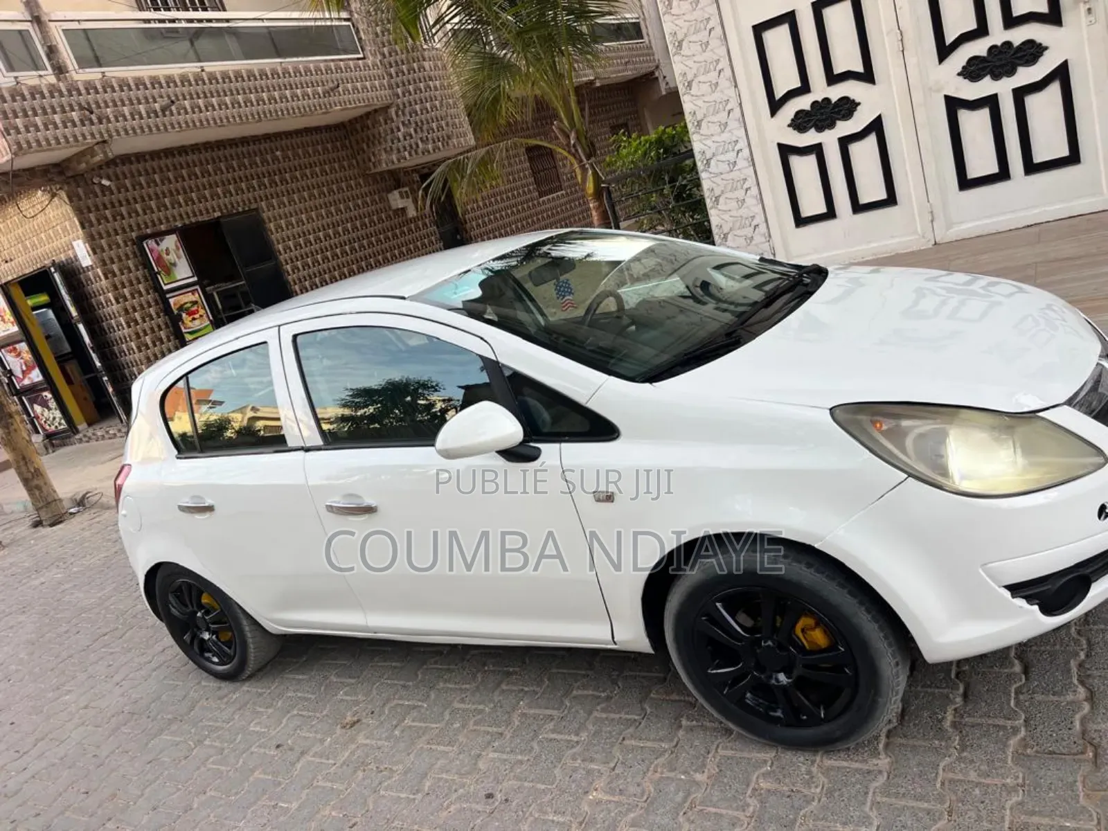 Opel Corsa 2010 Blanc cassé