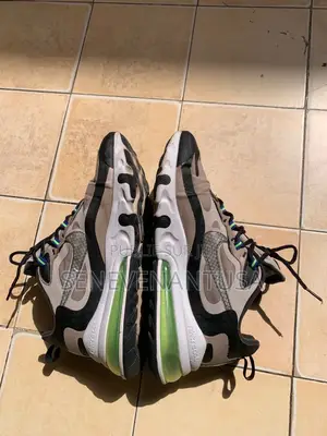 Nike Air Max 270 React WTR