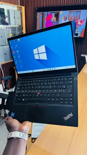Nouveau Lenovo ThinkPad E14 Gen 4 16GB Intel Core i5 SSD 256GB