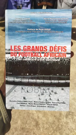 Livre Les Grands Défis Du Football Africain