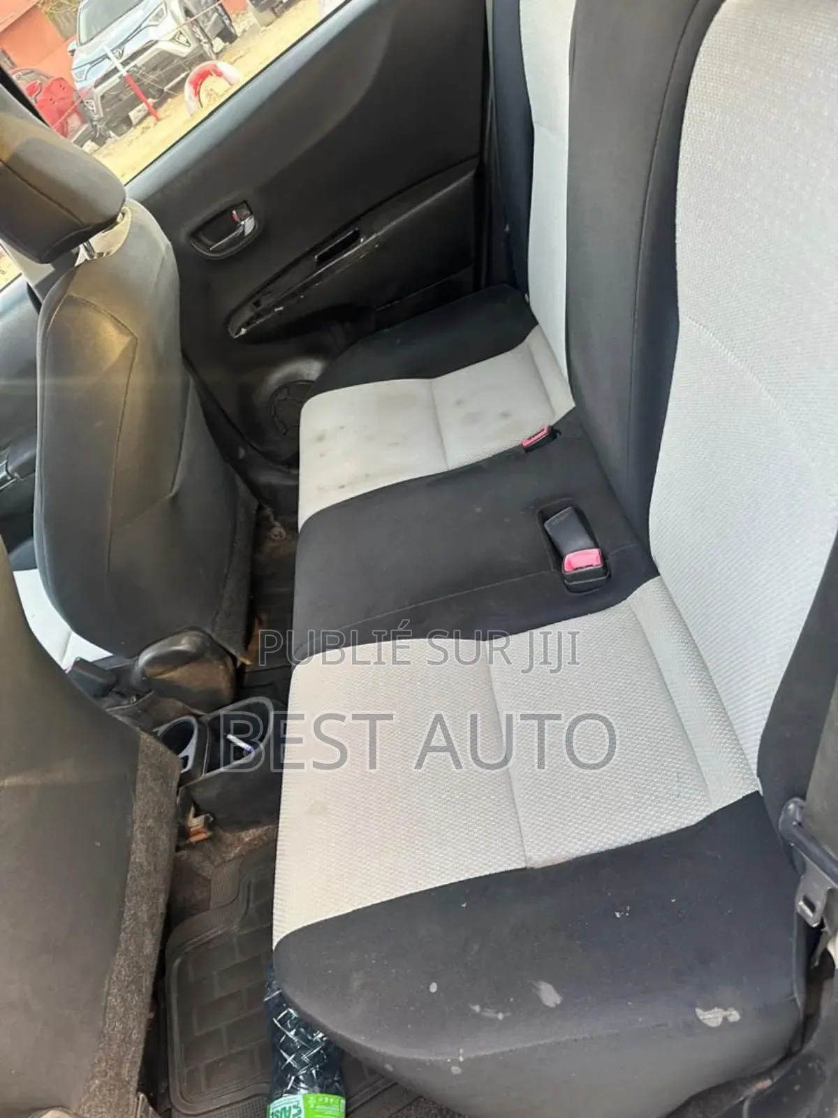 Toyota Yaris 2012 Gris