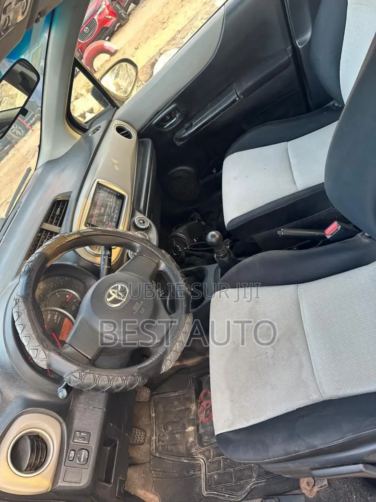 Toyota Yaris 2012 Gris