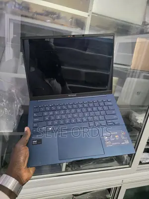 Nouveau Asus Zenbook 14 UX434 16GB Intel Core Ultra 7 SSD 1T