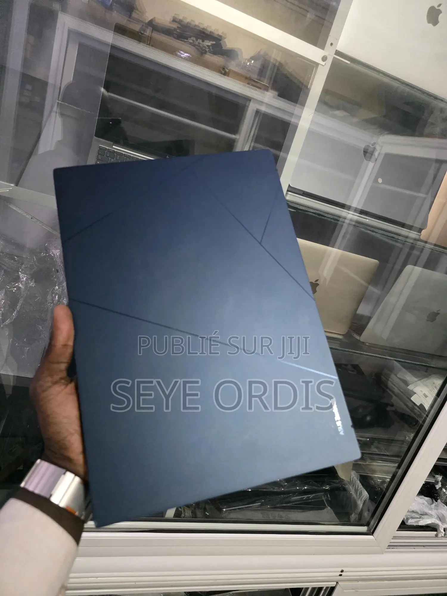 Nouveau Asus Zenbook 14 UX434 16GB Intel Core Ultra 7 SSD 1T