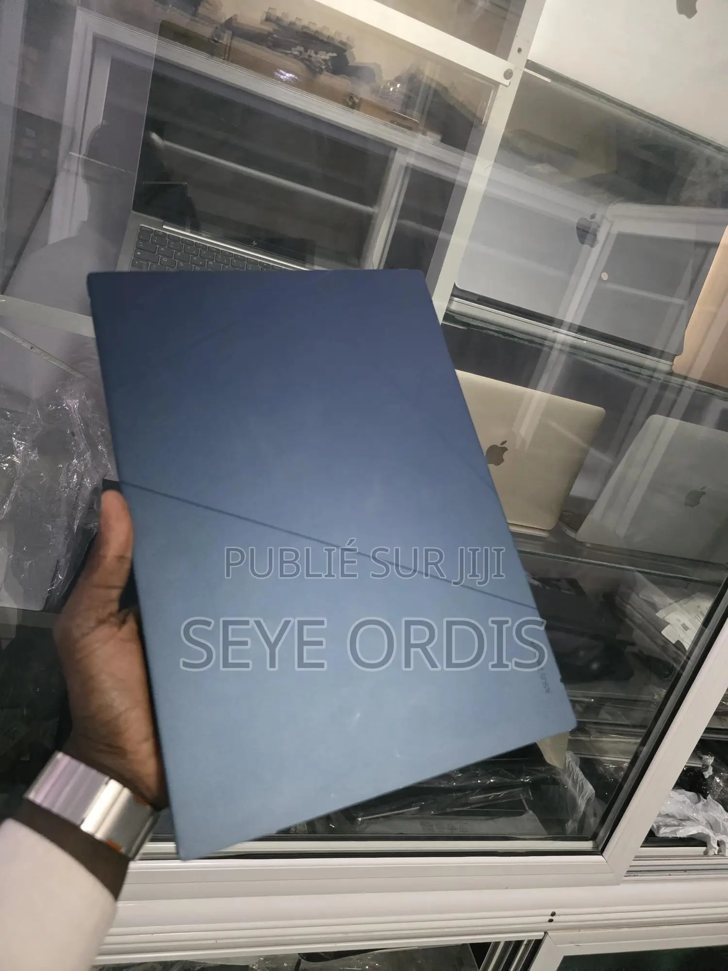 Nouveau Asus Zenbook 14 UX434 16GB Intel Core Ultra 7 SSD 1T