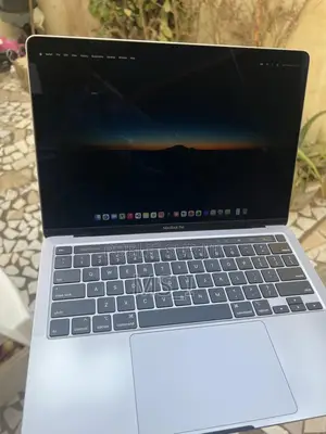 Nouveau Apple MacBook Pro 2020 16GB Intel Core i5 SSD 512GB