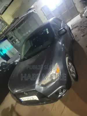 Mitsubishi RVR 2.0 2012 Gris