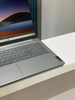 Nouveau Lenovo ThinkBook 15 16GB Intel Core i5 HDD+SSD 1T