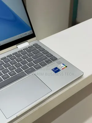 Nouveau Ordinateur portable HP Envy X360 8GB Intel Core i5 SSD 512GB