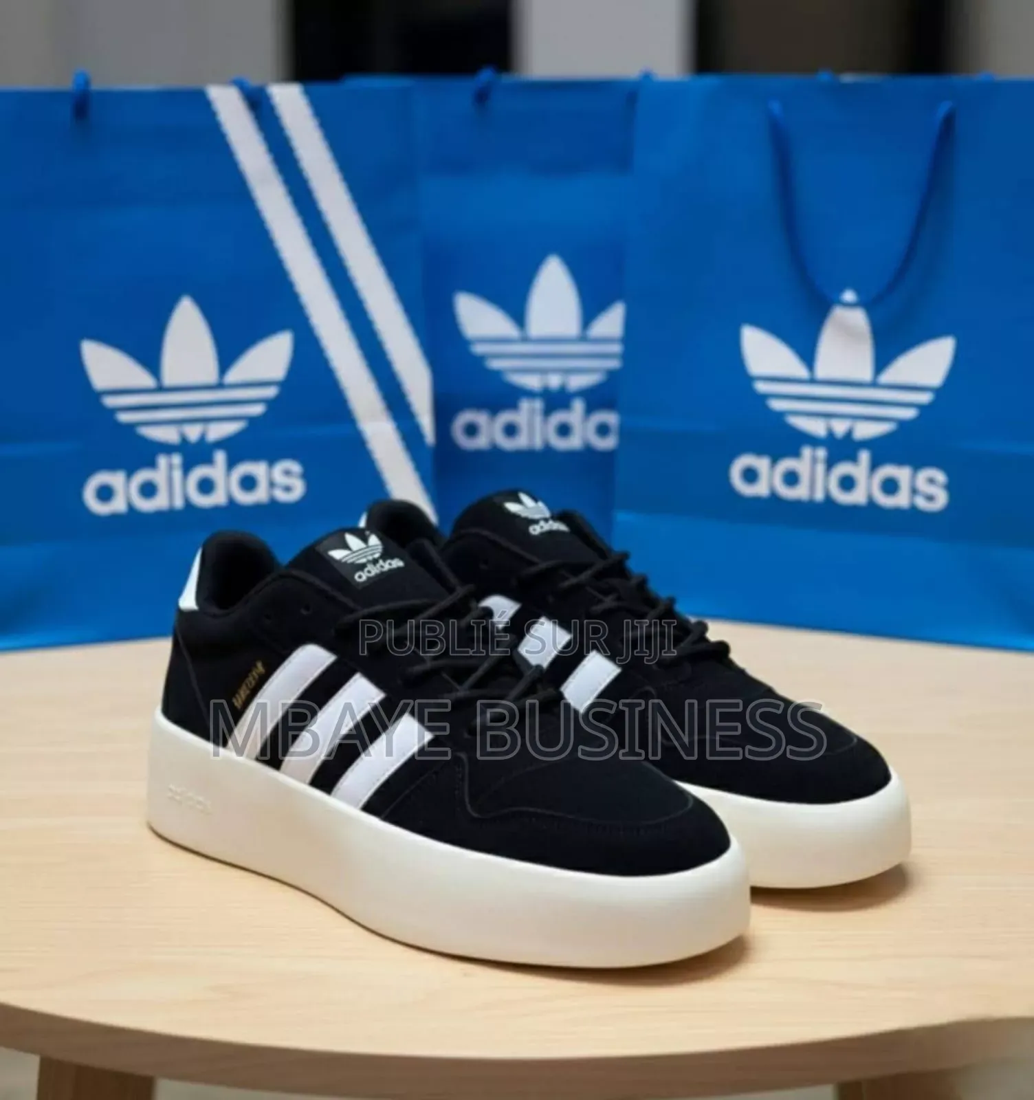 Baskets Adidas Originals – Noir Blanc (Style Classique)