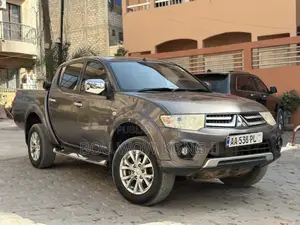 Mitsubishi L200 Double Cab 2.2 4WD 2015 Gris