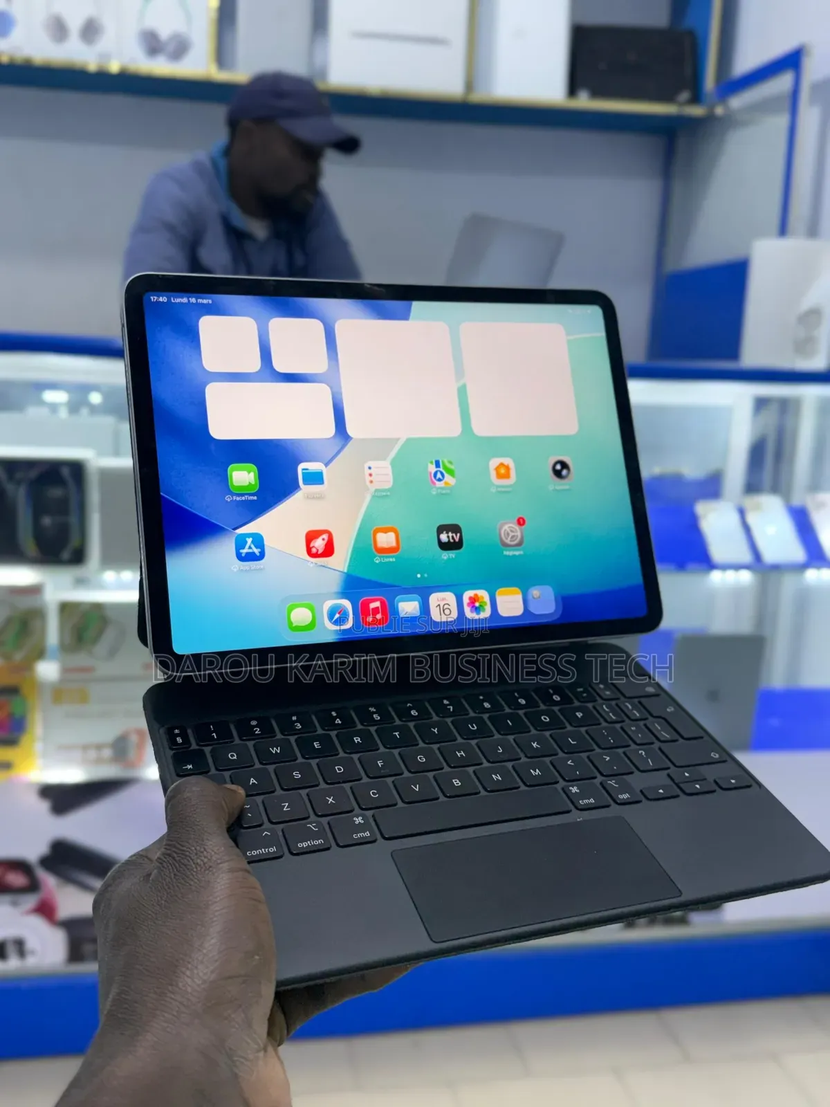 Nouveau Apple iPad Pro 11 (2024) 128 GB Autre