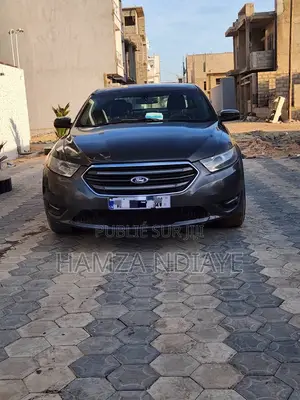 Ford Taurus 4dr Sedan 2016 Gris