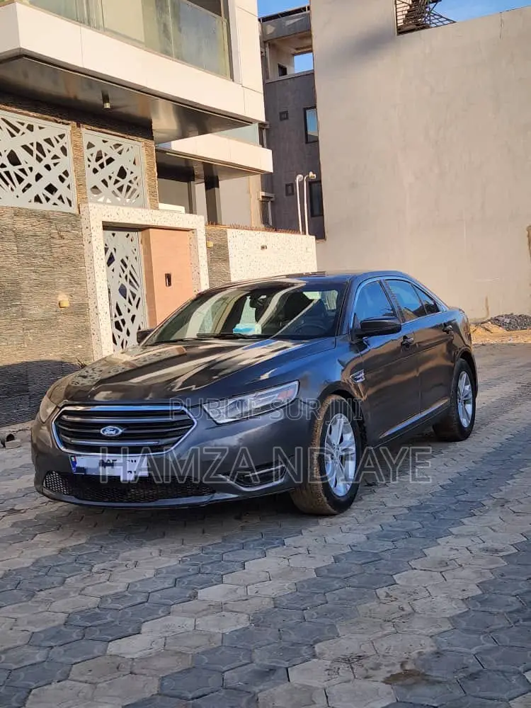 Ford Taurus 4dr Sedan 2016 Gris
