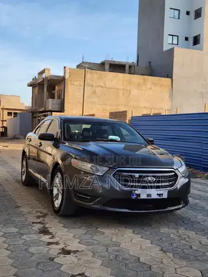 Ford Taurus 4dr Sedan 2016 Gris