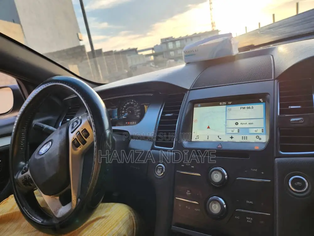 Ford Taurus 4dr Sedan 2016 Gris