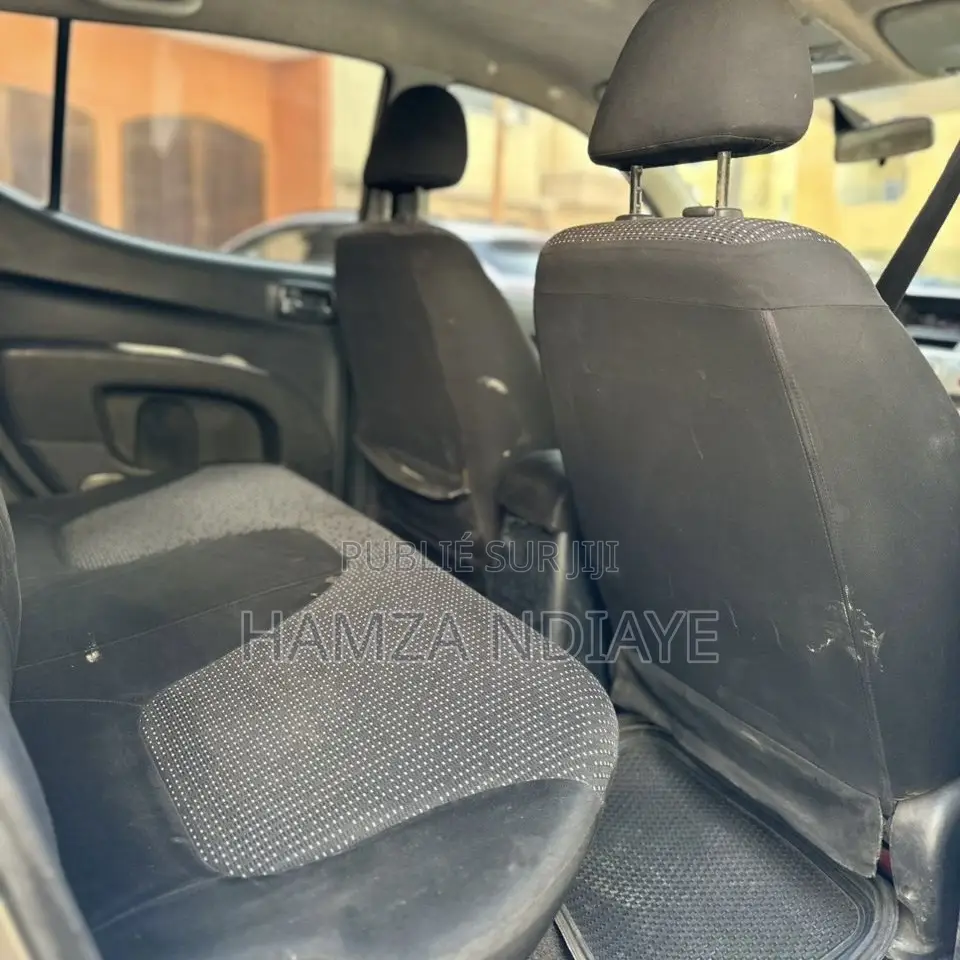 Mitsubishi L200 2015 Gris