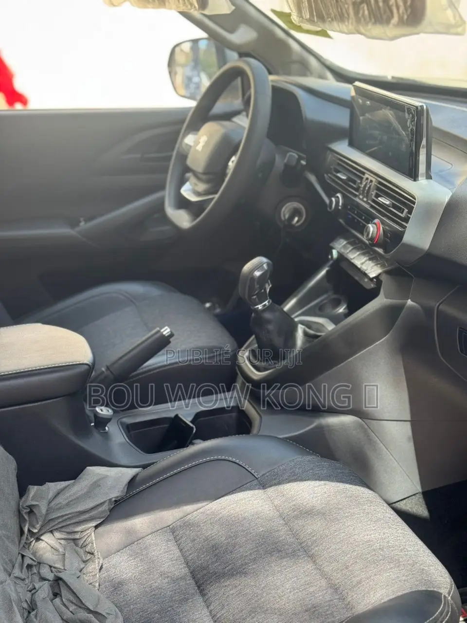 Peugeot Landtrek 2025 Gris