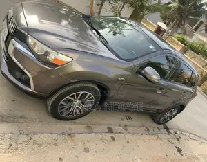 Mitsubishi Outlander 2017 Gris