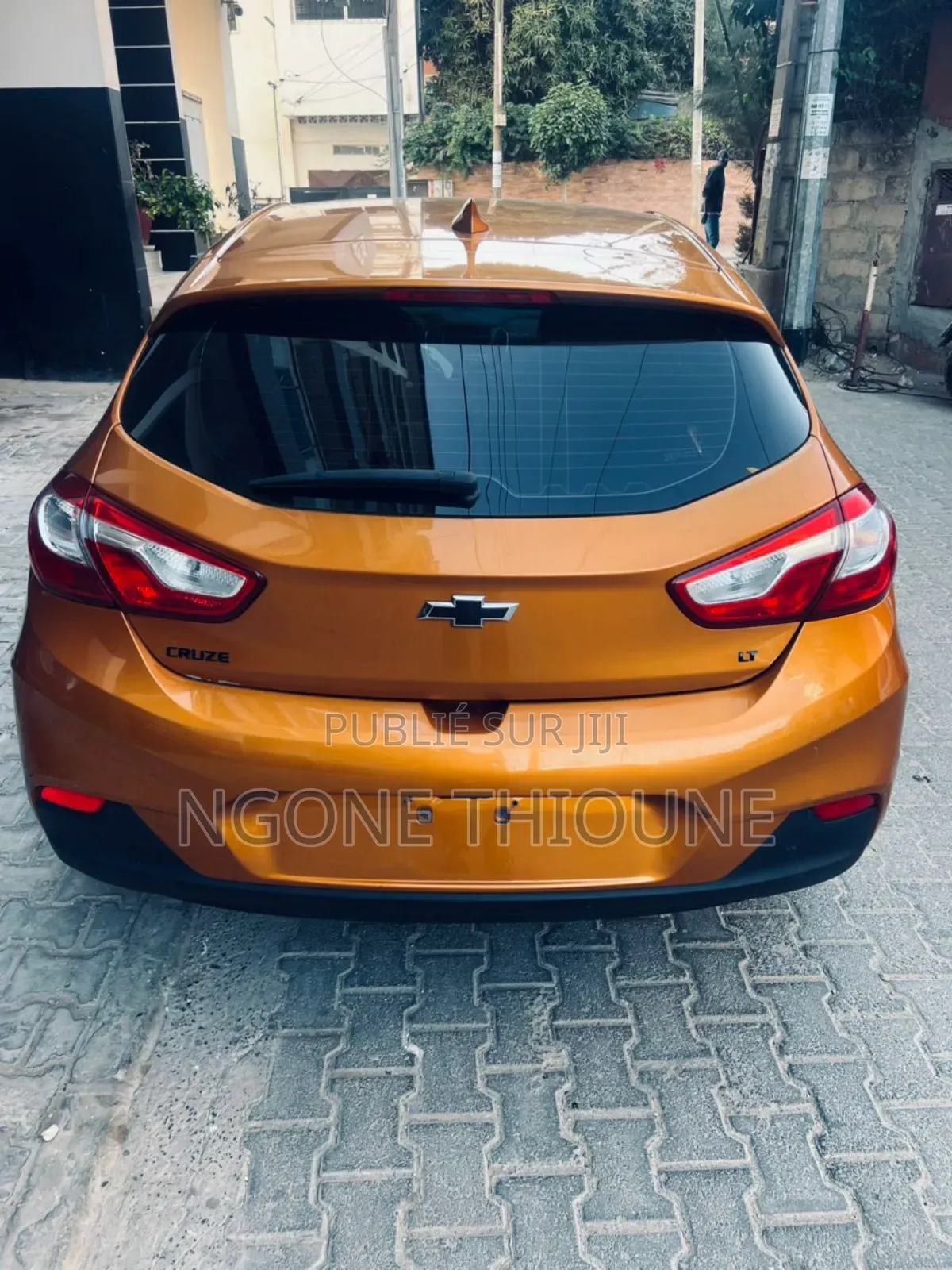 Chevrolet Cruze LT Auto Hatchback 2017 Orange