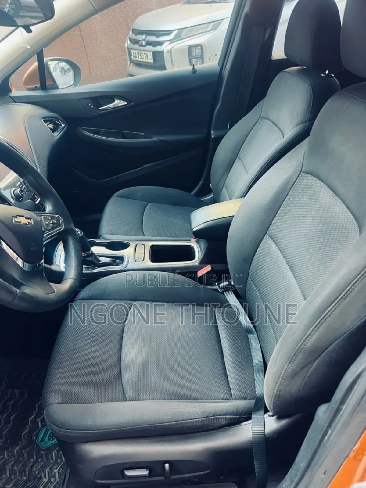 Chevrolet Cruze LT Auto Hatchback 2017 Orange