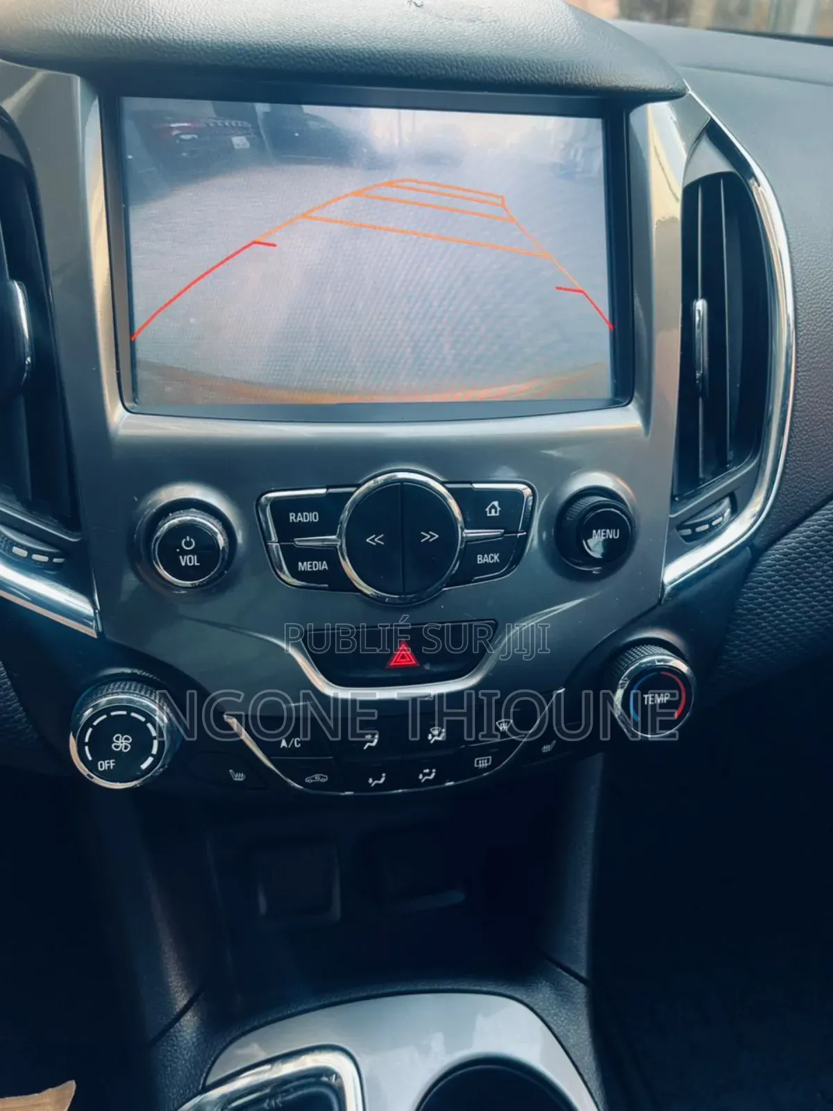 Chevrolet Cruze LT Auto Hatchback 2017 Orange