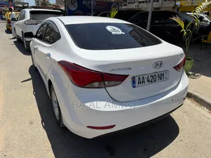 Hyundai Avante 2016 Blanc