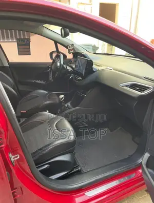 Peugeot 208 2015 Rouge