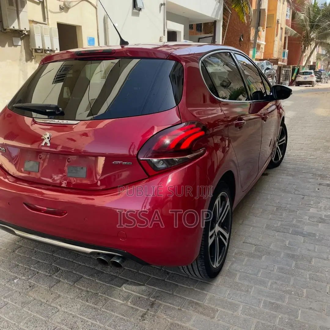 Peugeot 208 2015 Rouge
