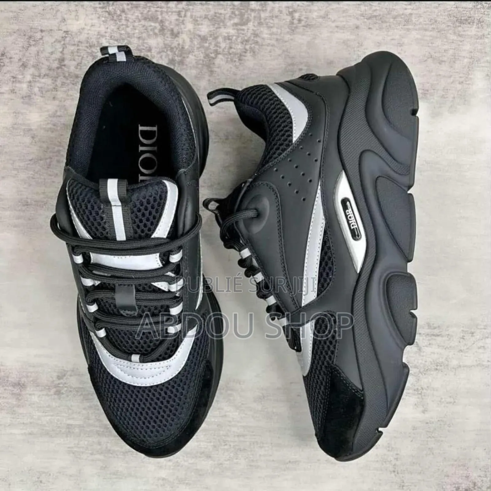 Dior B22 Noire Et Blanc Disponible