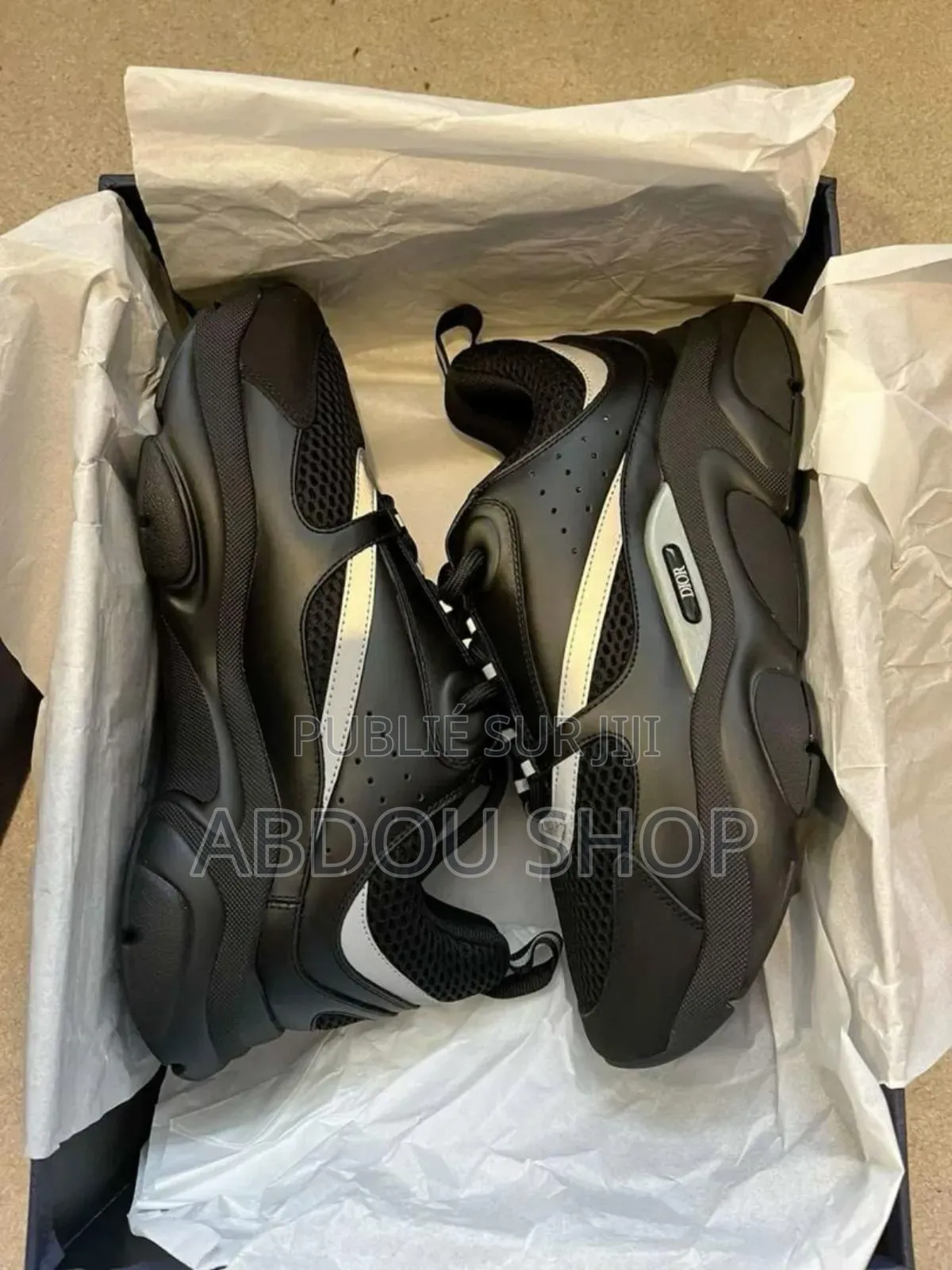 Dior B22 Noire Et Blanc Disponible