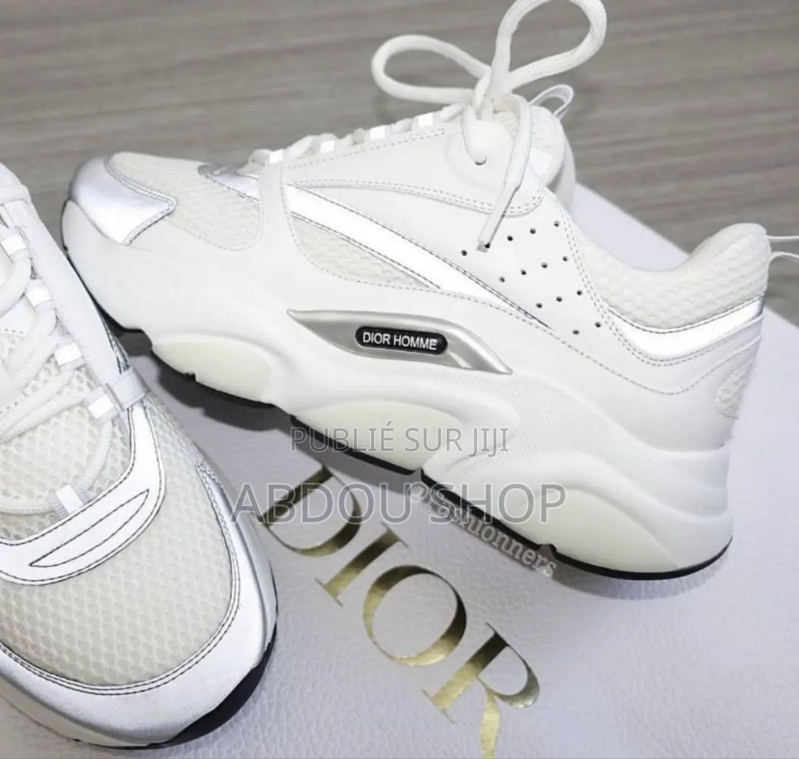 Dior B22 Noire Et Blanc Disponible