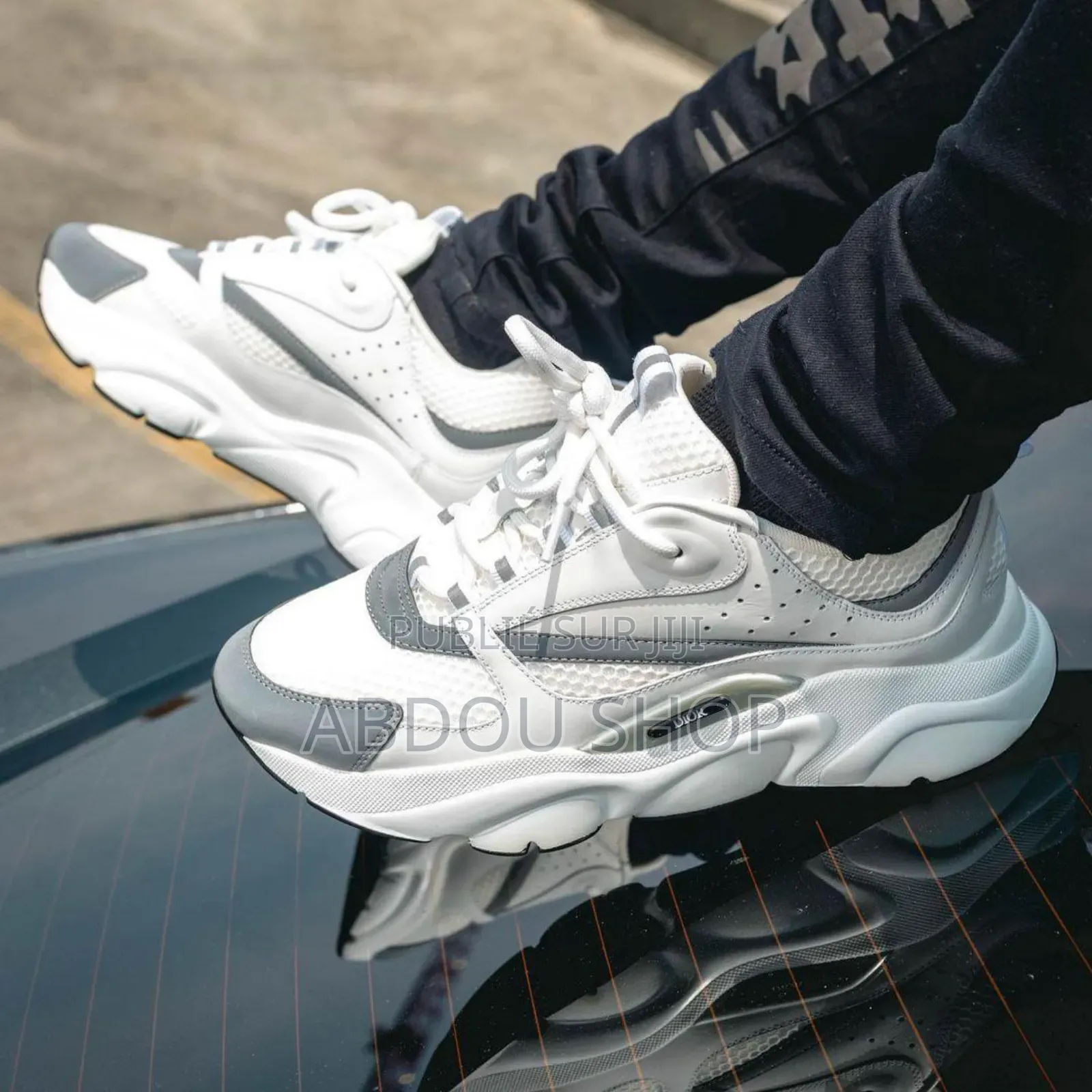 Dior B22 Noire Et Blanc Disponible