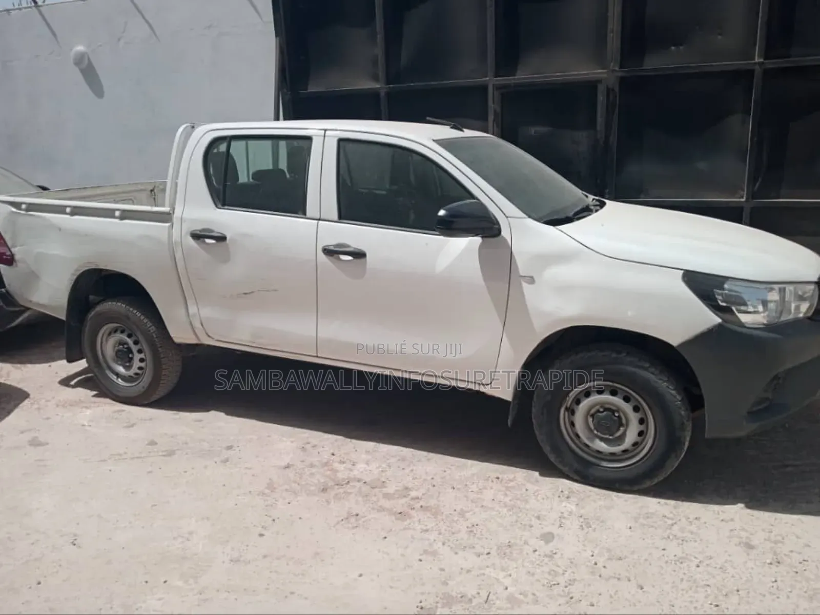 Toyota Hilux Revo Double Cab Deisel 2.4 AWD 2022 Blanc cassé