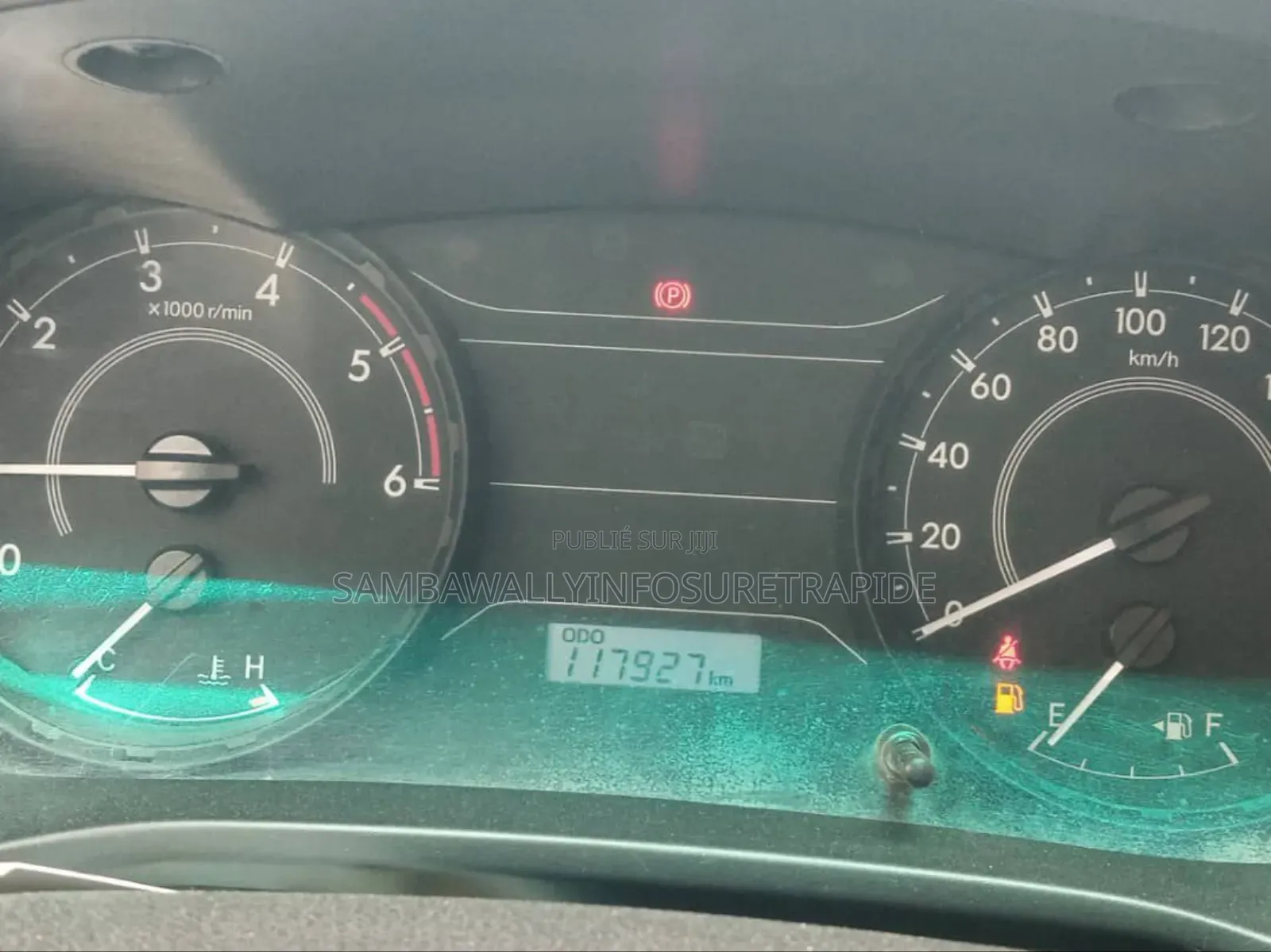 Toyota Hilux Revo Double Cab Deisel 2.4 AWD 2022 Blanc cassé