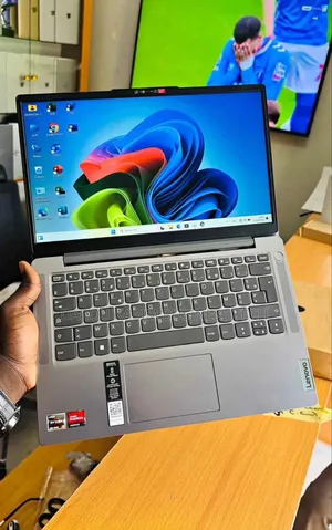 Nouveau Lenovo IdeaPad 5 Slim 13th Gen i7 16GB Intel Core i7 SSD 1T