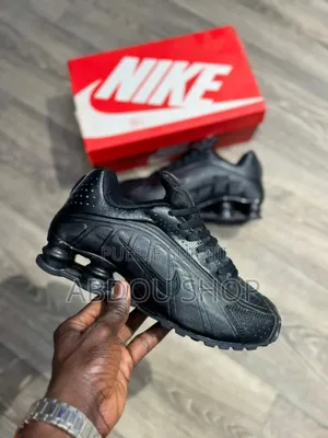 Nike Shox R4 Noir Et Gris Disponible