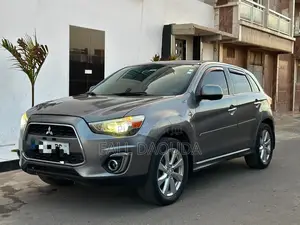 Mitsubishi Outlander 2016 Gris