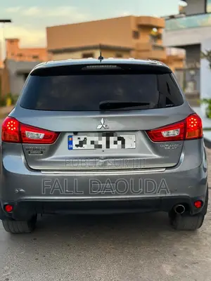 Mitsubishi Outlander 2016 Gris