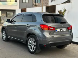 Mitsubishi Outlander 2016 Gris