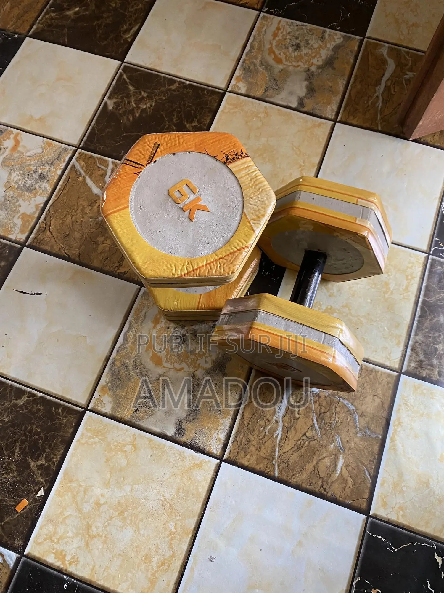 Halter 6kg À 10.000f La Paire. Livraison Gratuite À Dakar.