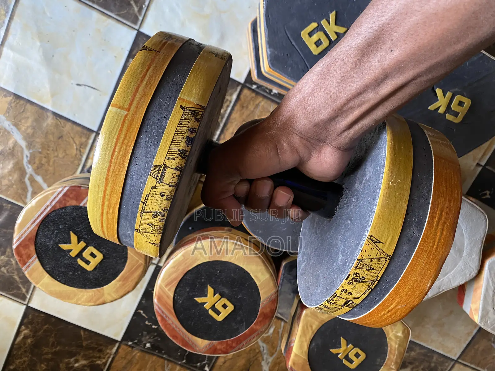 Halter 6kg À 10.000f La Paire. Livraison Gratuite À Dakar.