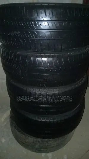 Des Pneus Neufs/ Venant