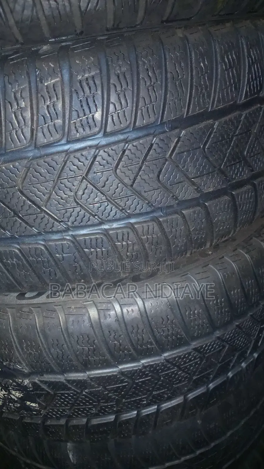 Des Pneus Neufs/ Venant