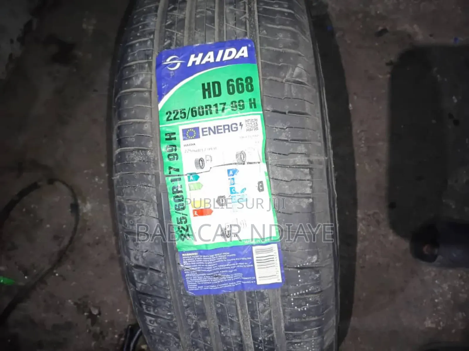 Des Pneus Neufs/ Venant