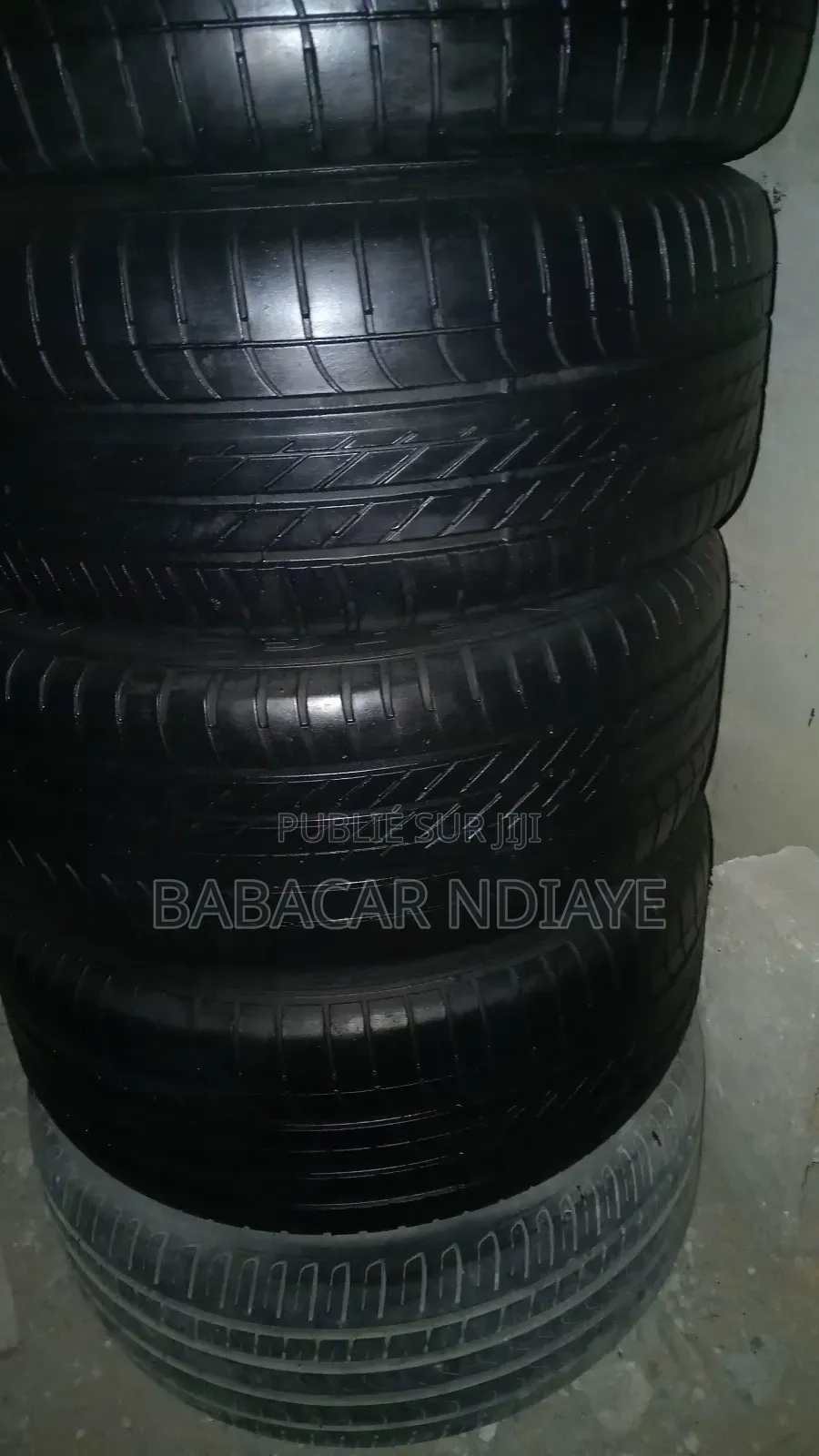 Des Pneus Neufs/ Venant
