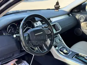 Land Rover Range Rover Evoque HSE 5dr 4x4 (2.0L 4cyl 9A) 2016 Blanc
